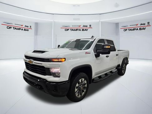 Used 2025 Chevrolet Silverado 2500 Custom w/ Custom Value Package AWD/4WD image 2