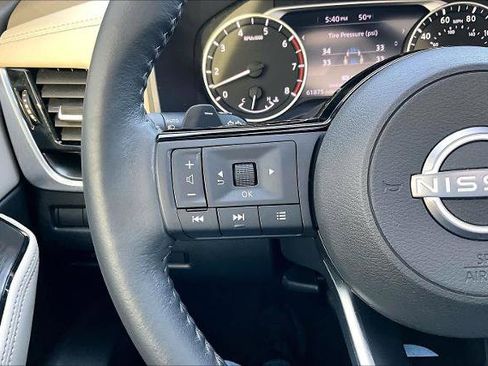 Certified 2022 Nissan Rogue SV w/ SV Premium Package image 22