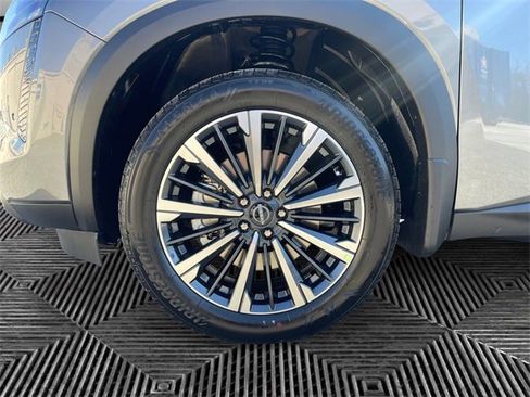 New 2026 Nissan Pathfinder Platinum image 14