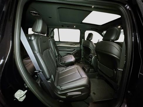 New 2025 Jeep Grand Cherokee L Limited w/ Luxury Tech Group II image 33