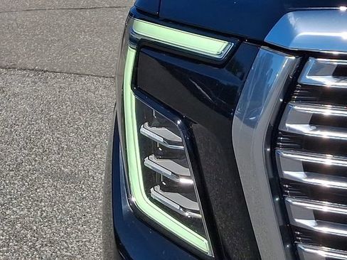 Used 2025 GMC Yukon Denali AWD/4WD image 27
