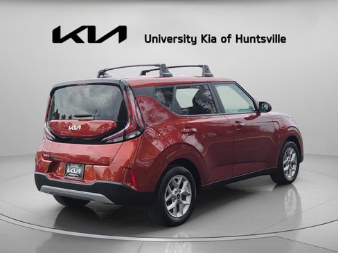 Used 2023 Kia Soul S image 3