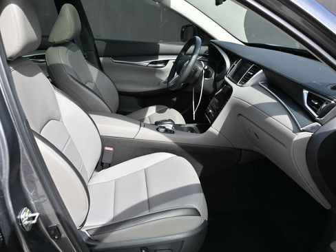 Used 2025 INFINITI QX50 Luxe image 15