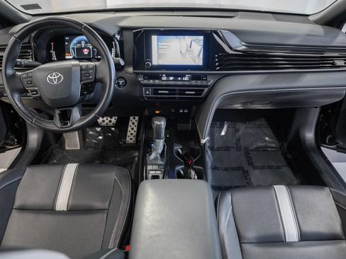 Used 2025 Toyota Camry SE FWD image 18