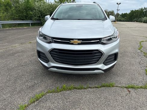 Used 2022 Chevrolet Trax LT w/ LT Convenience Package AWD/4WD image 8