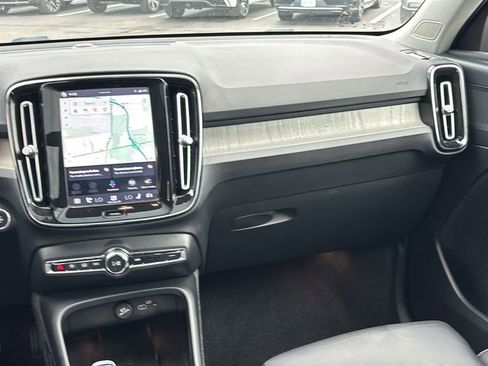 Certified 2023 Volvo XC40 B5 Plus w/ Driver Assist Package AWD/4WD image 8