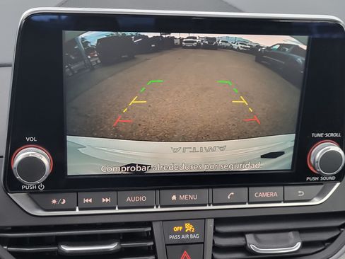 Certified 2025 Nissan Altima 2.5 SR FWD image 17