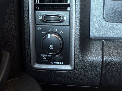 Used 2019 RAM 1500 Express w/ Wheel & Sound Group AWD/4WD image 32