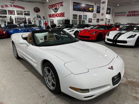 Used 2004 Chevrolet Corvette Convertible w/ Preferred Equipment Group RWD image 5