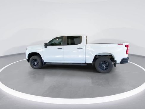 Used 2019 Chevrolet Silverado 1500 Custom Trail Boss w/ Custom Convenience Package AWD/4WD image 5