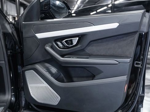 Used 2019 Lamborghini Urus image 25