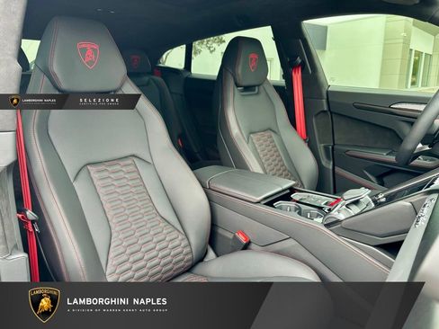 Used 2024 Lamborghini Urus S AWD/4WD image 26