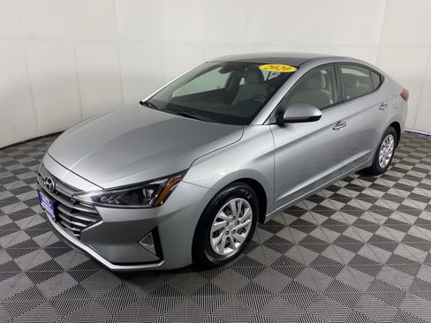 Used 2020 Hyundai Elantra SE FWD image 8