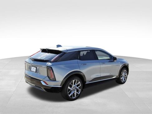 New 2026 Cadillac Optiq Luxury 1 image 4