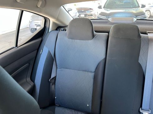 Used 2025 Nissan Versa SV image 39