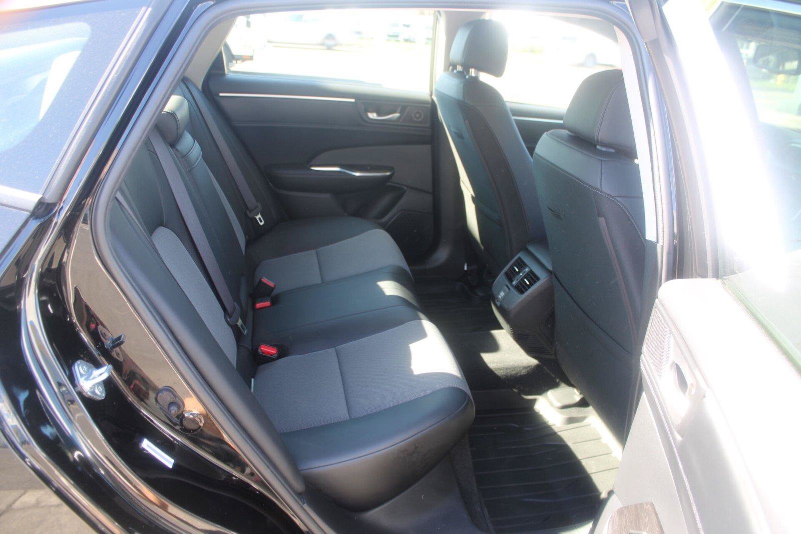 Used 2018 Honda Clarity Plug-In Hybrid image 12