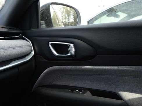 Used 2024 Jeep Compass Latitude w/ Altitude Special Edition image 25