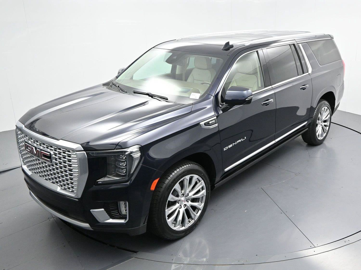 Used 2023 GMC Yukon XL Denali AWD/4WD image 46