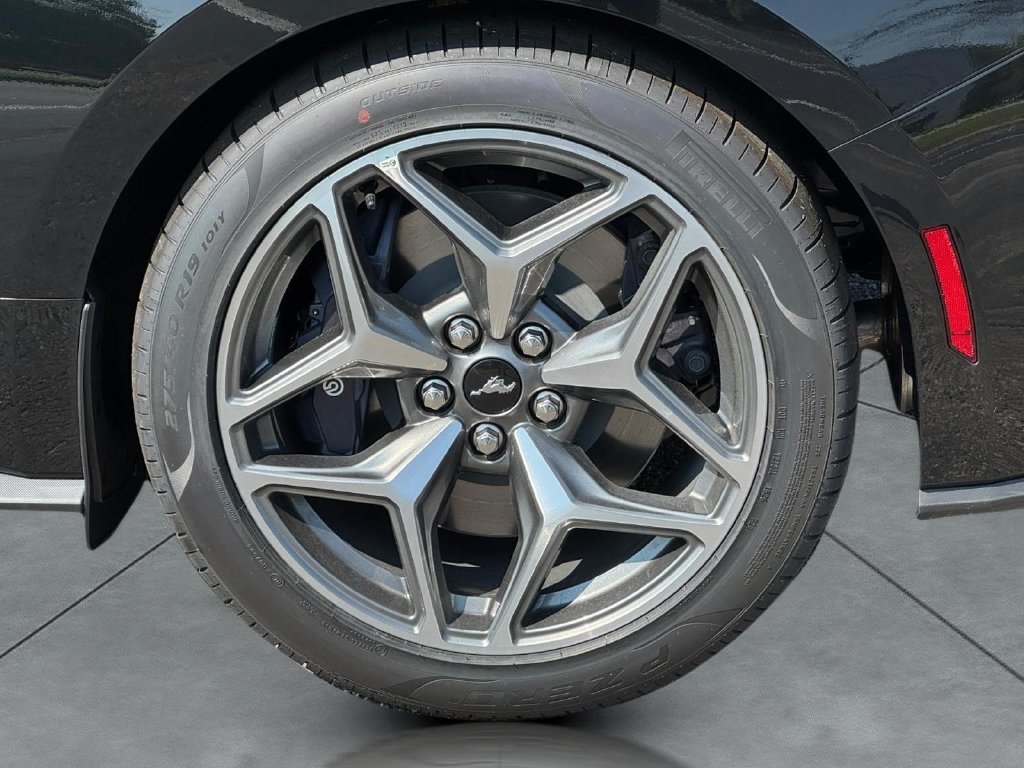 New 2026 Ford Mustang GT Premium w/ GT Performance Package RWD image 6
