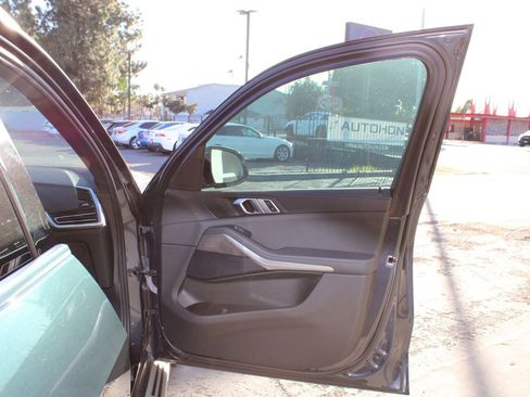 Used 2022 BMW X5 sDrive40i w/ Premium Package image 17