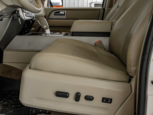 Used 2014 Ford Expedition EL Limited w/ Equipment Group 301A AWD/4WD image 29