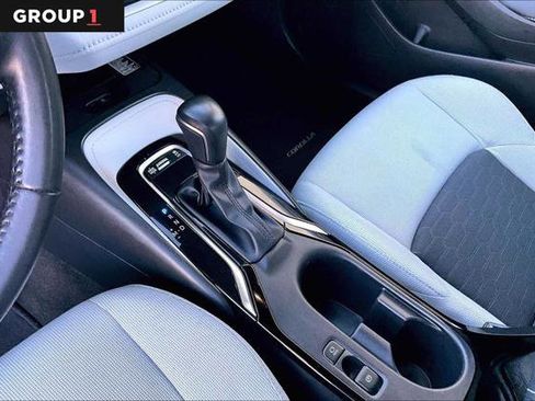 Certified 2024 Toyota Corolla SE w/ SE Package image 17