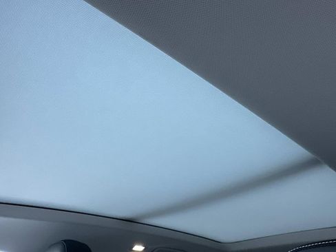 New 2026 Volkswagen Tiguan SE image 17