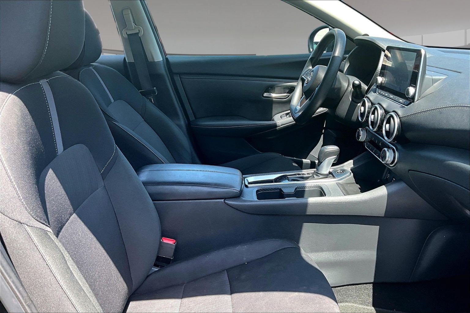 Used 2025 Nissan Sentra SV FWD image 29