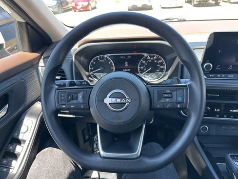 Used 2023 Nissan Rogue SV AWD/4WD image 36