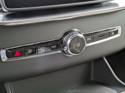 New 2026 Volvo XC90 B5 Plus w/ Protection Package image 8