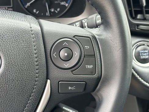 Used 2018 Toyota RAV4 XLE AWD/4WD image 14