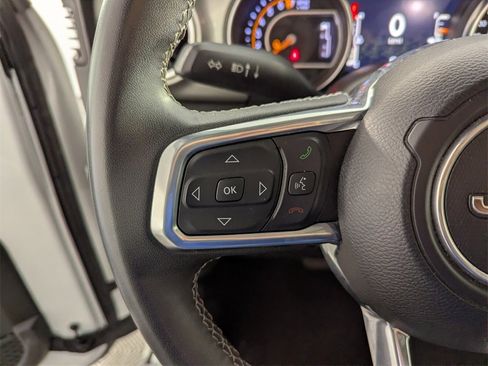 Certified 2023 Jeep Gladiator Overland image 19