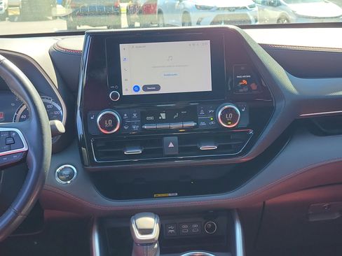 Used 2023 Toyota Highlander XSE image 19