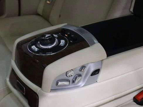 Used 2010 Rolls-Royce Ghost image 20