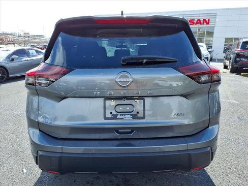 Used 2025 Nissan Rogue S AWD/4WD image 6