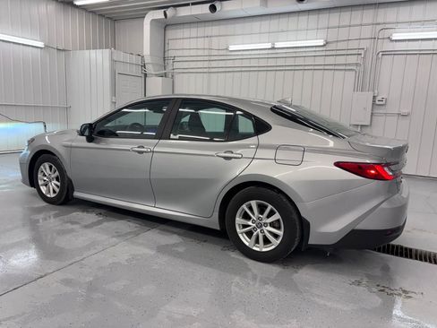 Used 2025 Toyota Camry LE FWD image 8