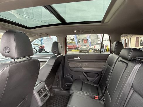 Used 2021 Volkswagen Atlas SEL R-Line image 18