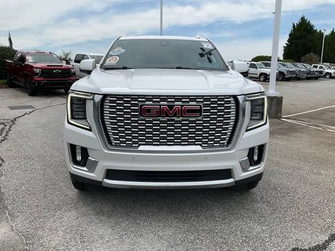 Used 2022 GMC Yukon XL Denali AWD/4WD image 2