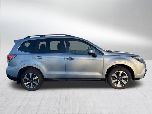 Used 2018 Subaru Forester 2.5i Limited image 2