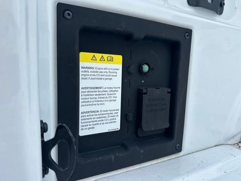 Used 2023 Ford F150 Lariat w/ Max Trailer Tow Package image 33