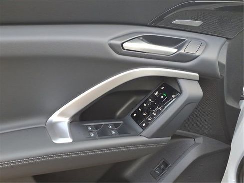 Used 2025 Audi Q5 Premium Plus w/ Premium Plus image 17