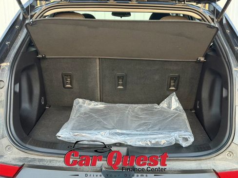 Used 2023 Chevrolet Bolt EUV LT FWD image 14