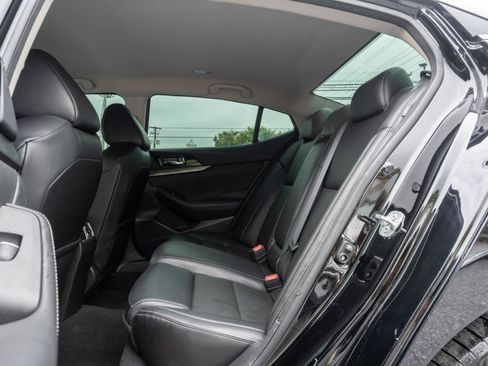 Used 2022 Nissan Maxima SV w/ Floor Mat Group FWD image 18