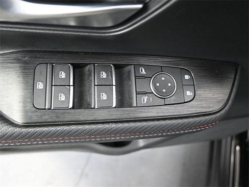 Used 2025 Nissan Kicks SR image 11