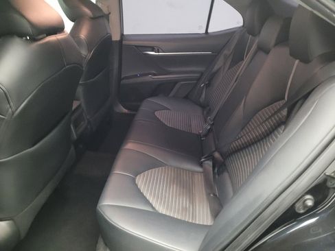 Used 2020 Toyota Camry SE image 18