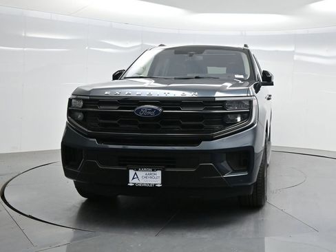 Used 2025 Ford Expedition Active image 42