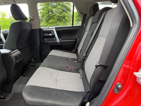 Used 2016 Toyota 4Runner SR5 AWD/4WD image 37