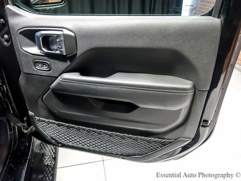 Used 2023 Jeep Wrangler Unlimited Sahara w/ Cold Weather Group image 28