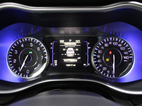 Used 2015 Chrysler 200 Limited w/ Convenience Group FWD image 13