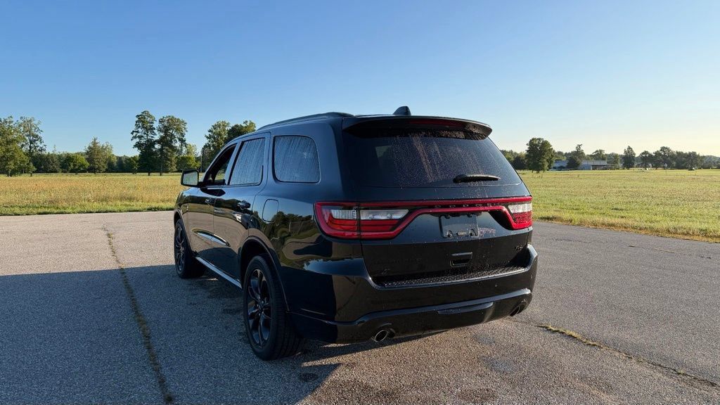 Used 2023 Dodge Durango R/T AWD/4WD image 7